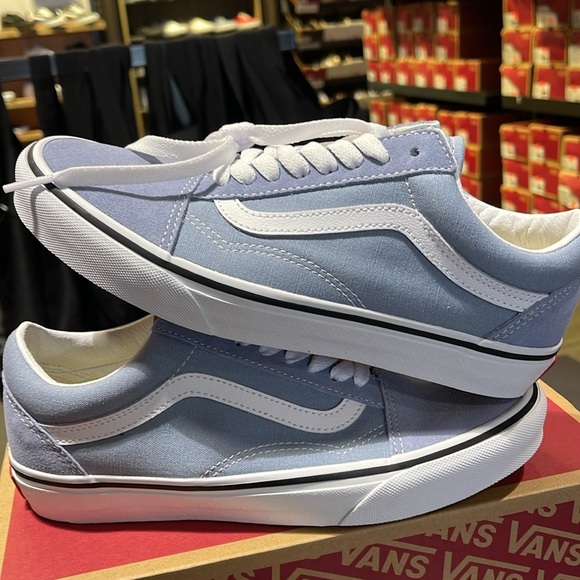 Vans WMNS Old Skool
Color Theory Dusty Blue
VN0007NTDSB Light Blue Sneakers - Picture 16 of 16